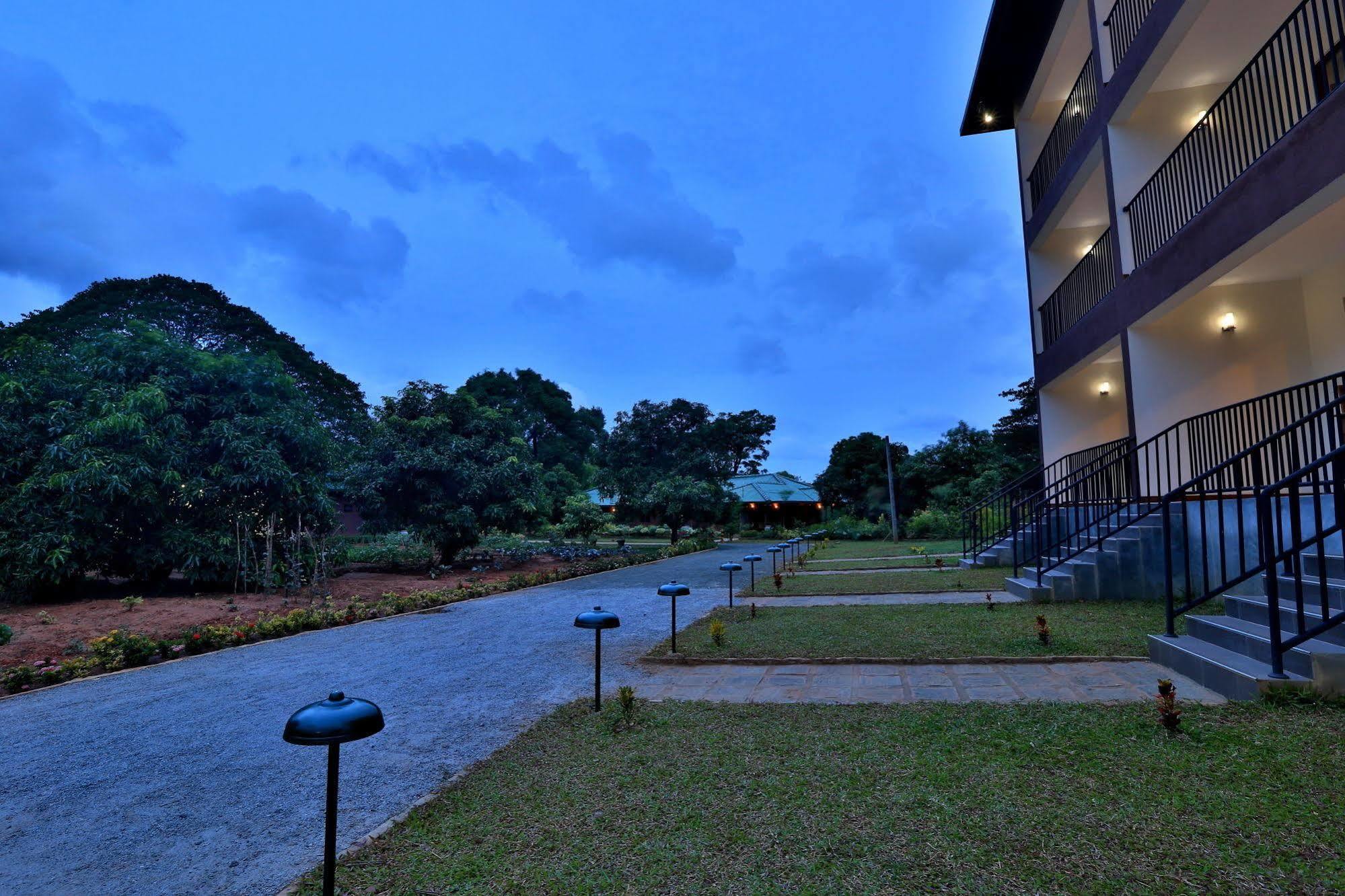 Grand & Gangula Hotel Dambulla Exterior photo